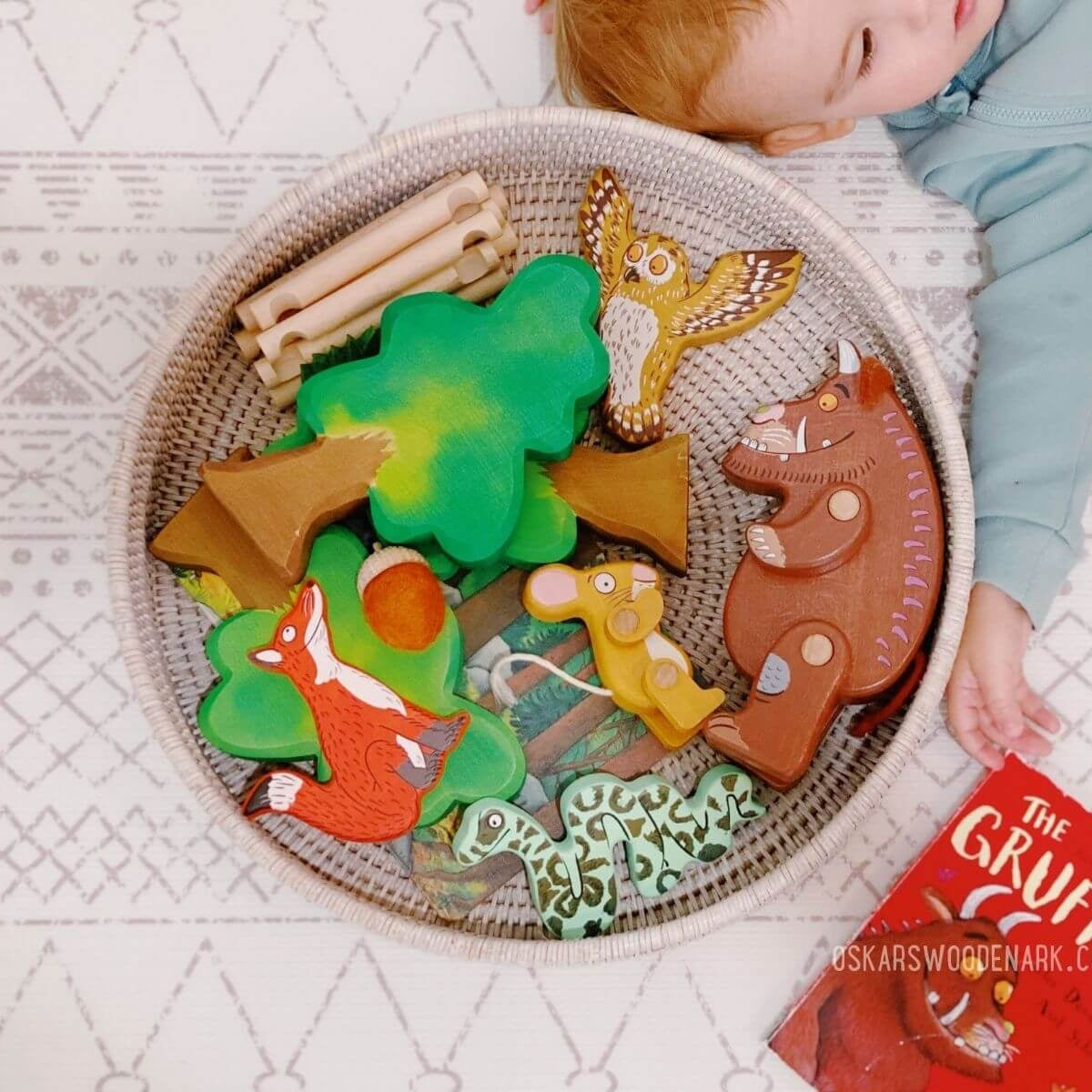 BJ-78830 BAJO Gruffalo Wooden Theatre