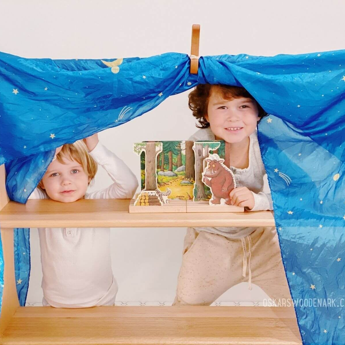 BJ-78830 BAJO Gruffalo Wooden Theatre