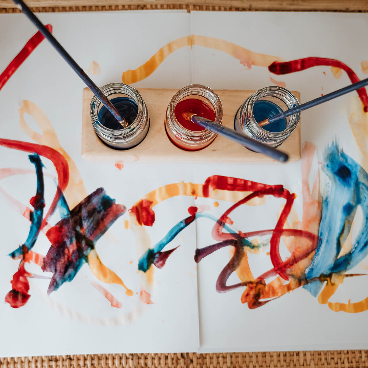 25915012WJ Glass Jars with Wooden Paint Holder