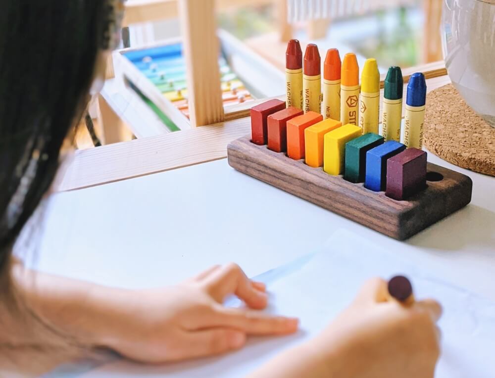 From Jennifer Wooden Art and Crafts Accessories and Resources for the home and classroom. Wooden Crayon Holders, Wooden Lacing Boards and Wooden Picture Hangers to display your child's artwork. Available in Australia from Oskar's Wooden Ark.