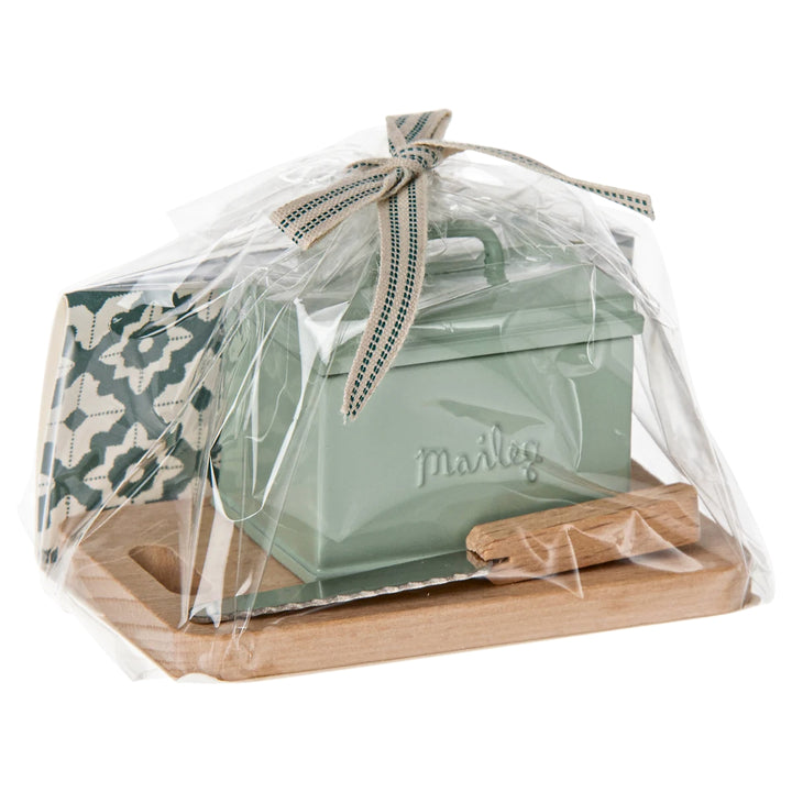 5011130800 Maileg Miniature Bread Box from Australia