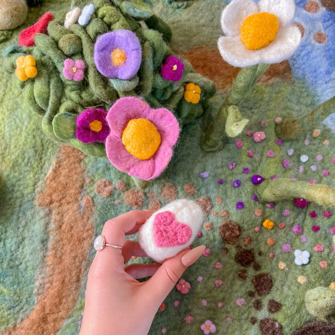 Filges DIY Felt Egg from Australia