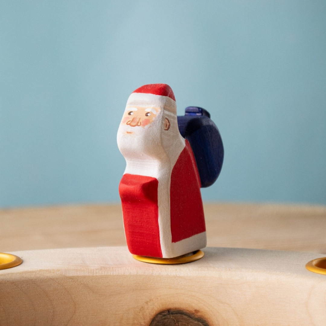 BumbuToys Wooden Celebration Ring Decoration - Festive Santa - Christmas-themed Birthday Ring Figure 