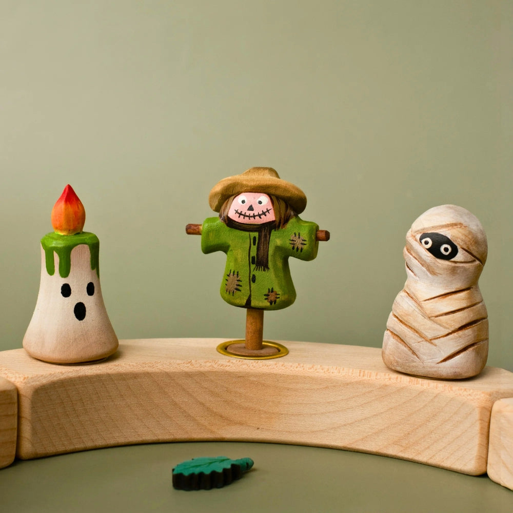 BumbuToys Wooden Celebration Ring Decoration - Scarecrow - Online, Australia