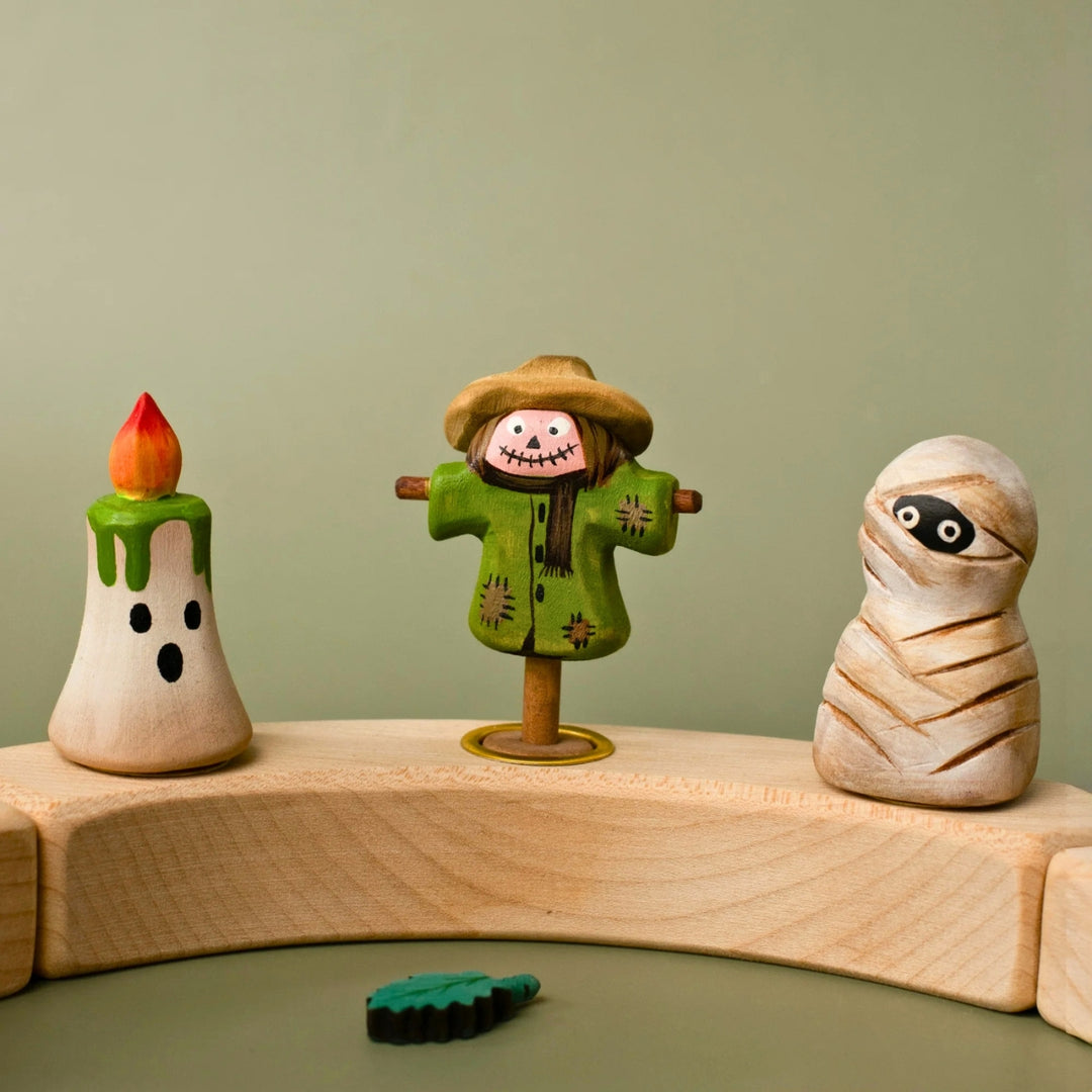 BumbuToys Wooden Celebration Ring Decoration - Scarecrow - Online, Australia