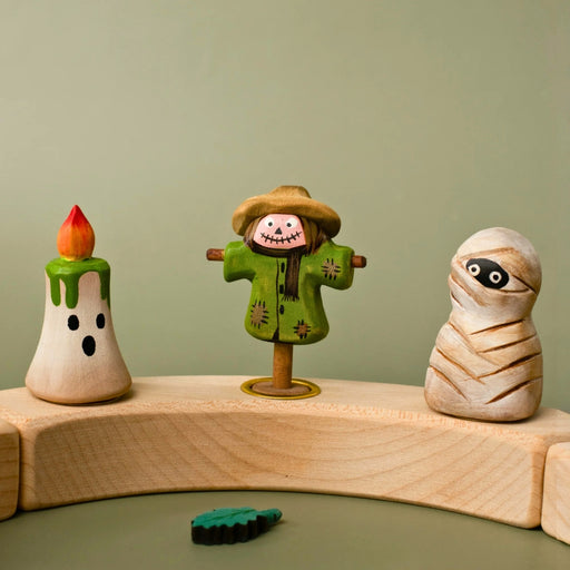 BumbuToys Wooden Celebration Ring Decoration - Scarecrow - Online, Australia