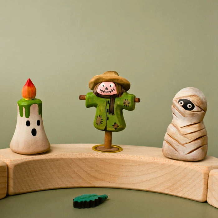 BumbuToys Wooden Celebration Ring Decoration - Scarecrow - Online, Australia