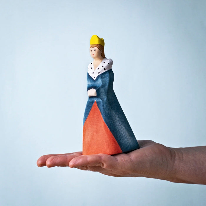 BumbuToys Wooden Medieval Figure - Queen for Small World Play from Australia