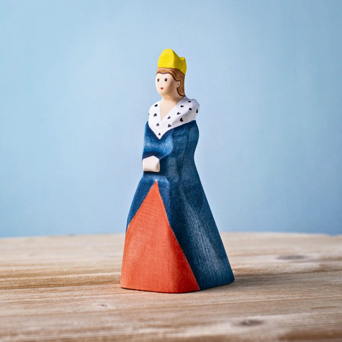 BumbuToys Wooden Medieval Figure - Queen for Small World Play from Australia