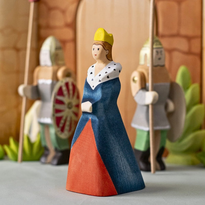 BumbuToys Wooden Medieval Figure - Queen for Small World Play from Australia