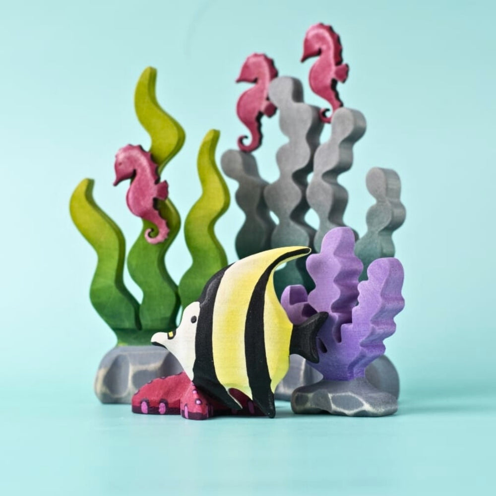 BumbuToys Wooden Sea Animal - Moorish Idol Fish for Small World Play from Australia