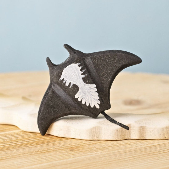BumbuToys Wooden Sea Animal - Reef Manta Ray for Small World Play from Australia