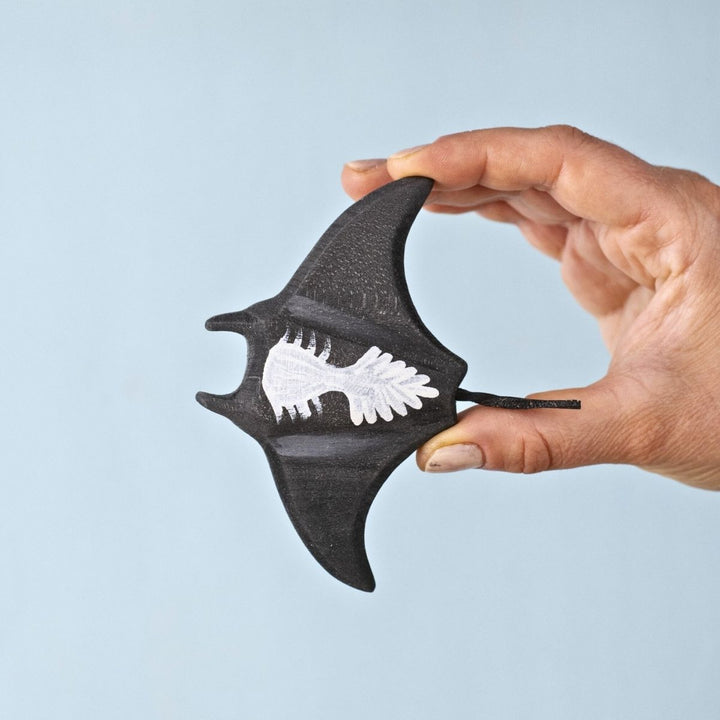 BumbuToys Wooden Sea Animal - Reef Manta Ray for Small World Play from Australia