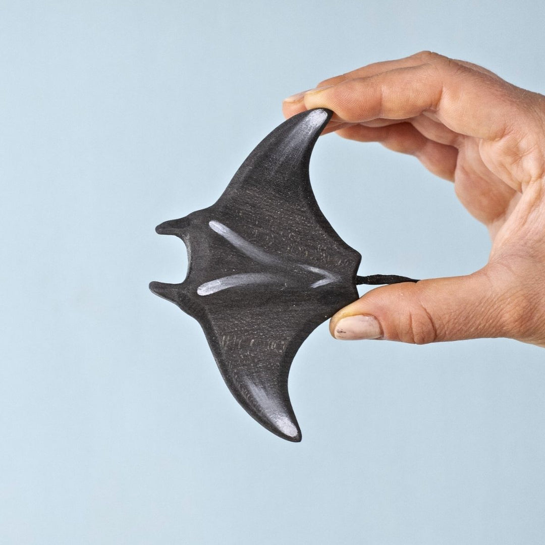 BumbuToys Wooden Sea Animal - Reef Manta Ray for Small World Play from Australia