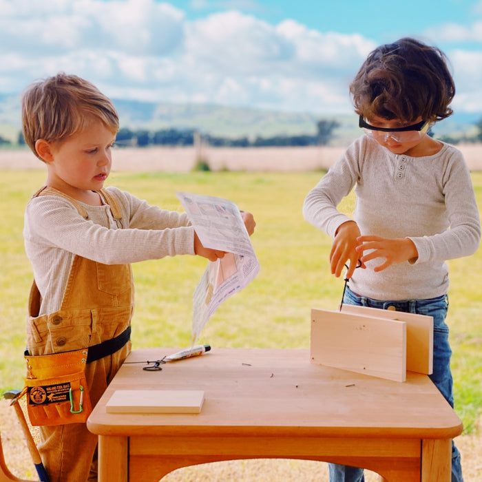 A600521 Kids at Work DIY Bee Hotel