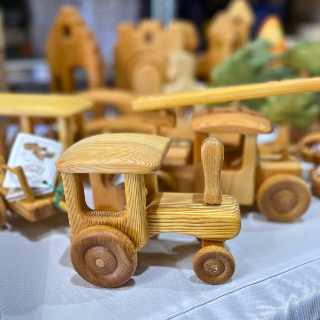 70200016 Debresk Big Tractor with Cart
