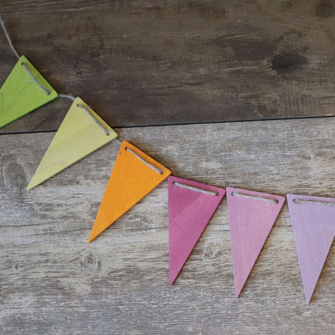 GR-70246 Grimm's Pennant Banner Pastel