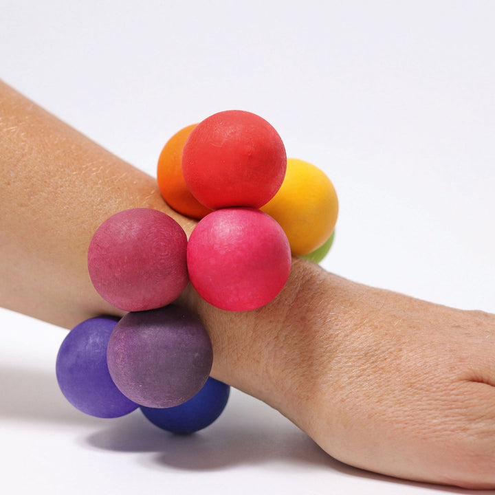 GR-08121 Grimms Rainbow Beads Grasper