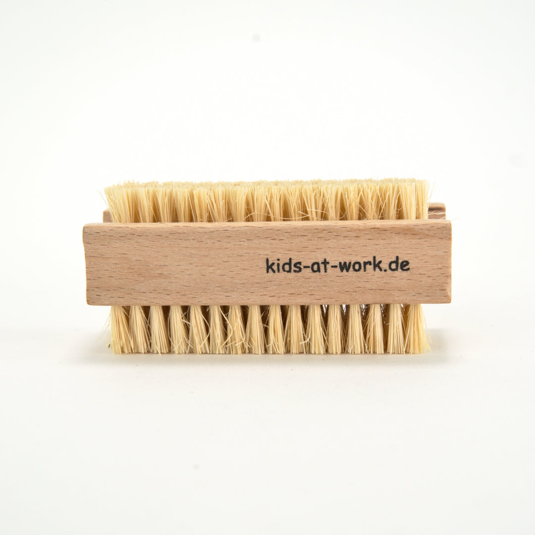 A600394 Kids at Work Wire Brush Racoon