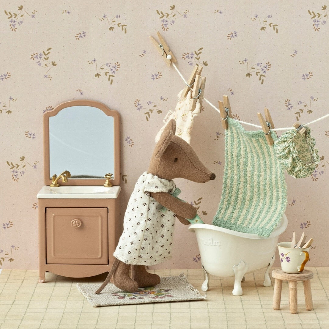 Maileg Mouse in Dollhouse Bathroom from Australia