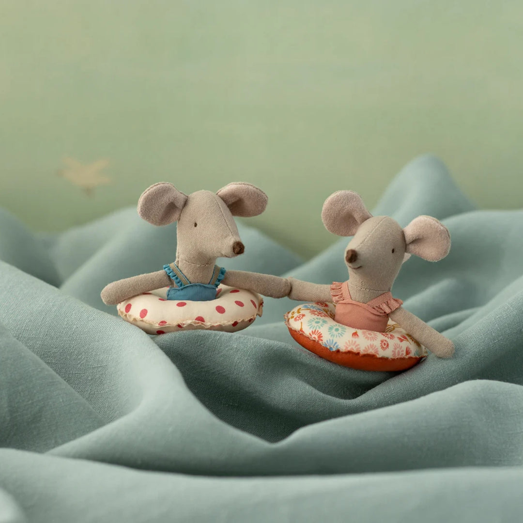 Maileg Mouse - Little Sister - Swim Ring, Red Dots (2026)