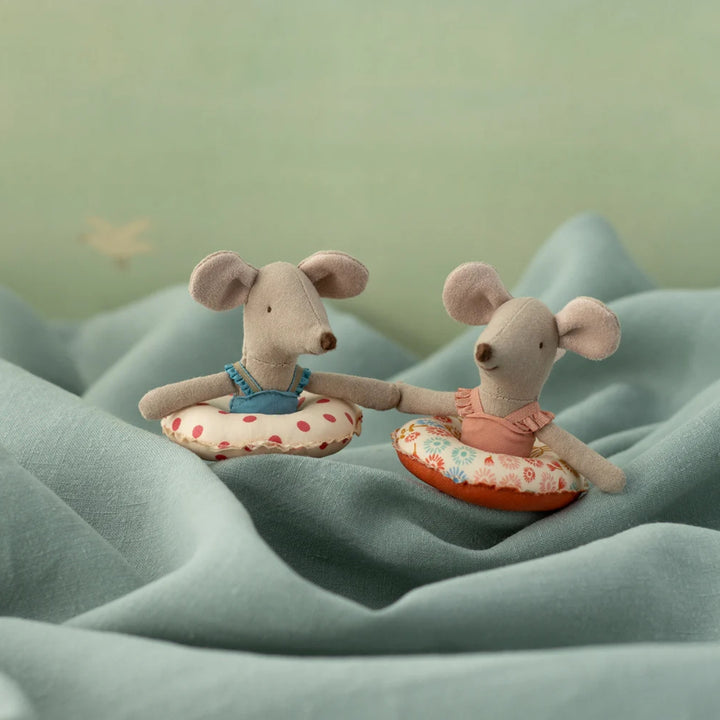 Maileg Mouse - Little Sister - Swim Ring, Red Dots (2026)