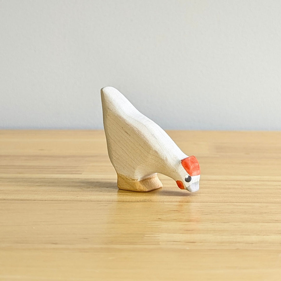 NH_FAP_50004 NOM Handcrafted - Chicken Pecking
