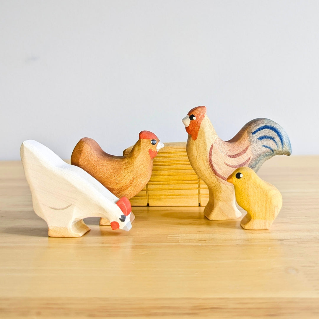 NH_FAP_50005 NOM Handcrafted - Chicken Standing