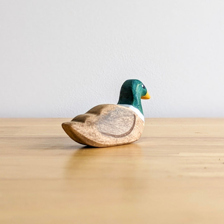 NH_BIP_10014 NOM Handcrafted - Duck Sitting