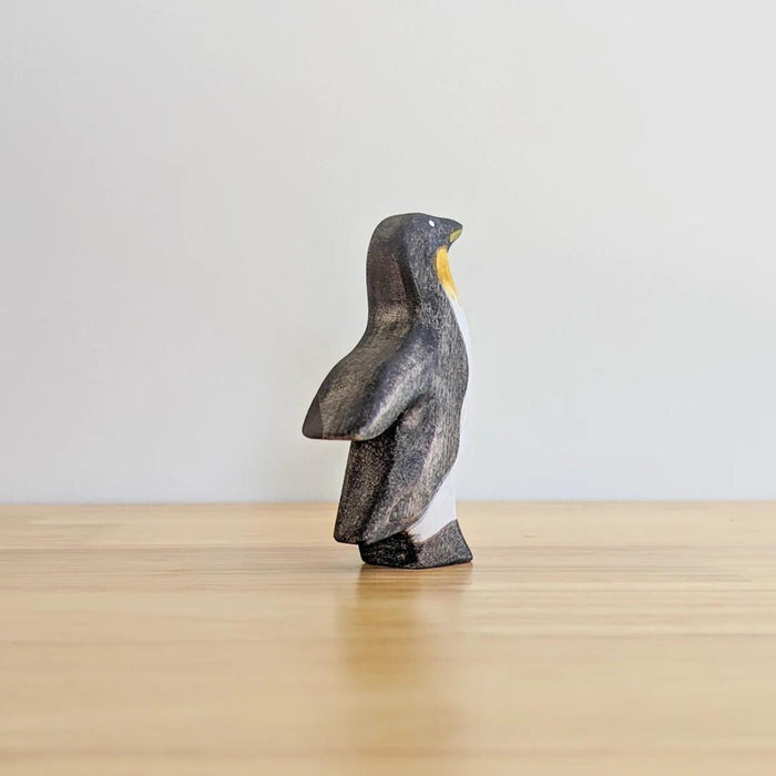 NH_ARP_130005 NOM Handcrafted - Emperor Penguin Flapping