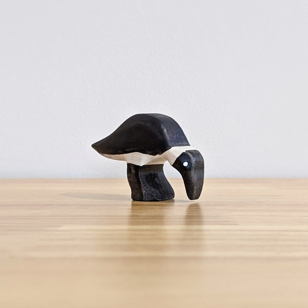 NH_BIP_10017 NOM Handcrafted - Ibis Pecking