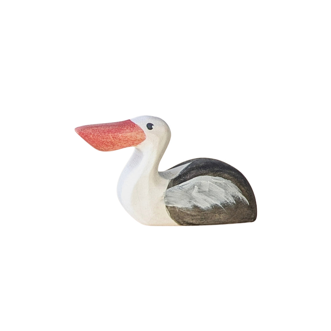 NH_BIP_10022 NOM Handcrafted - Pelican Sitting