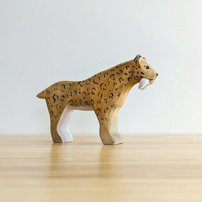 NH_BCP_30008 NOM Handcrafted - Sabre Tooth Cat Smilodon - Spotted