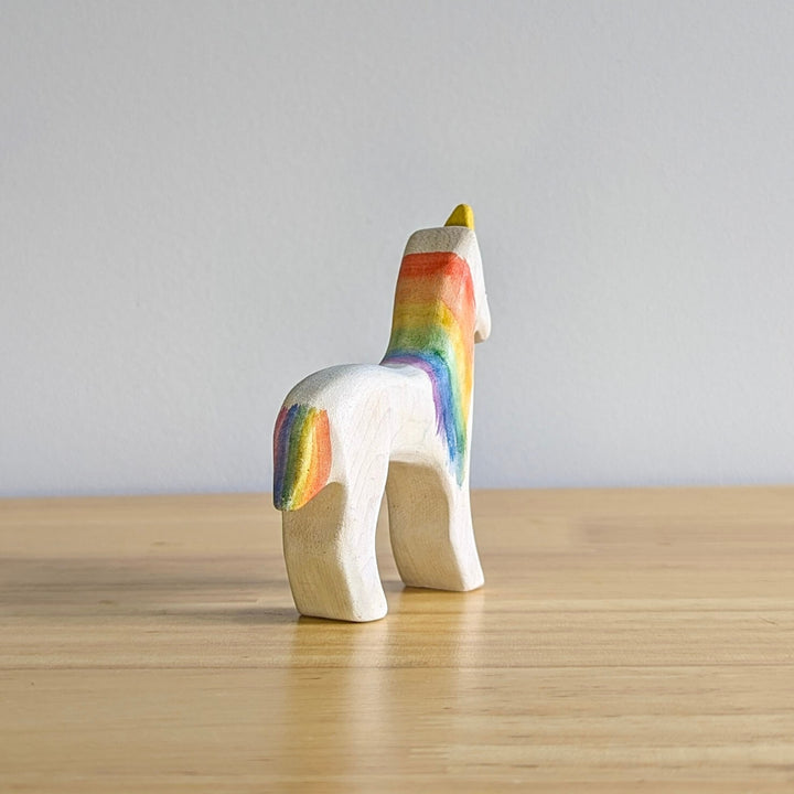 NH_MYP_70017 NOM Handcrafted - Unicorn Rainbow Foal