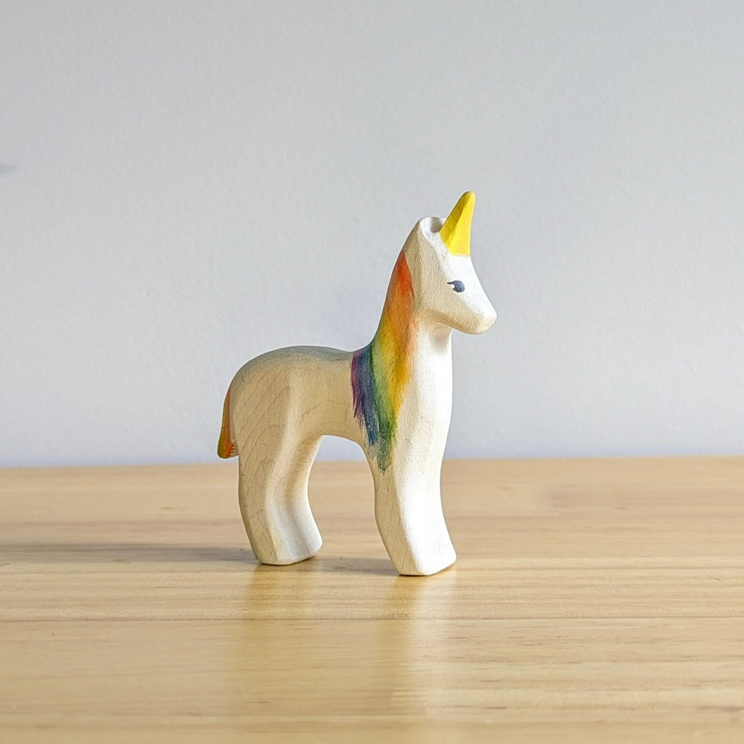 NH_MYP_70017 NOM Handcrafted - Unicorn Rainbow Foal