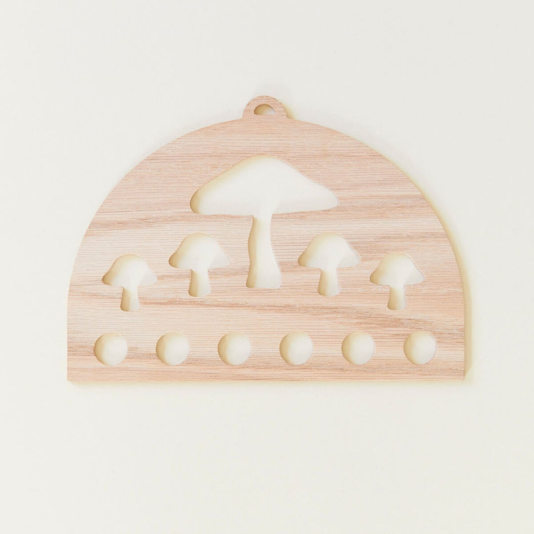 SS-23004 Sarah's Silks Playsilk Display - Mushroom