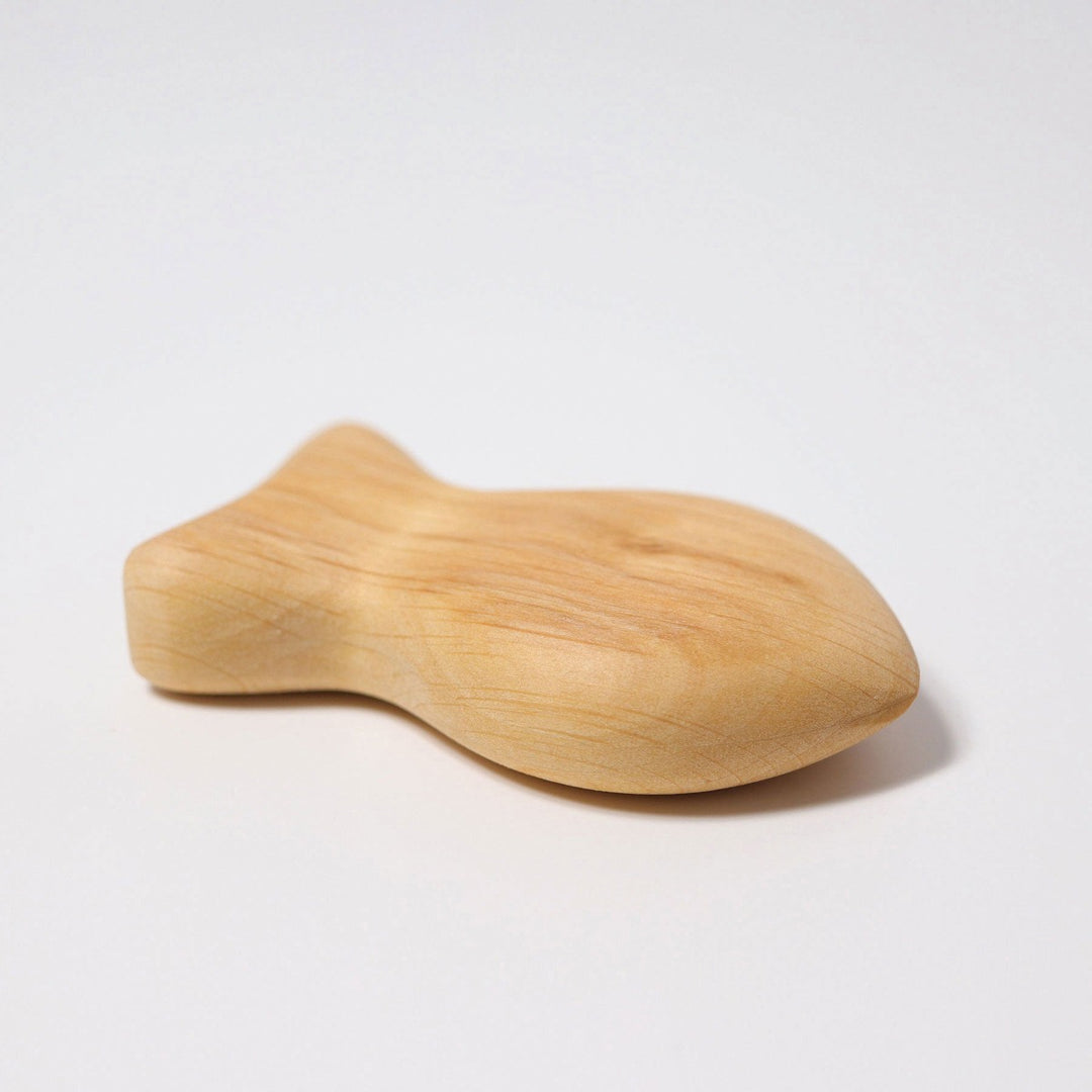 Grimms Grasping Fish Rattle Moby 01