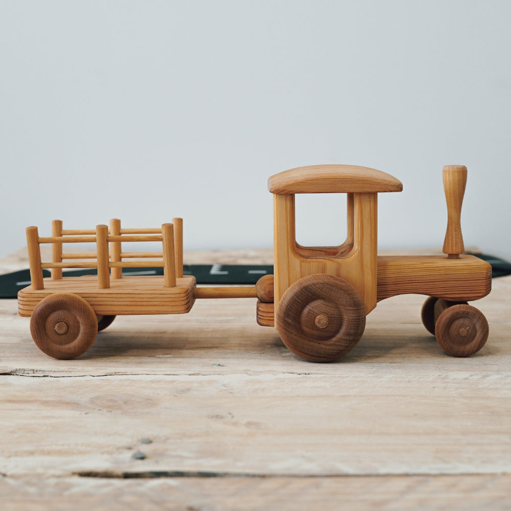 70200016 Debresk Big Tractor with Cart