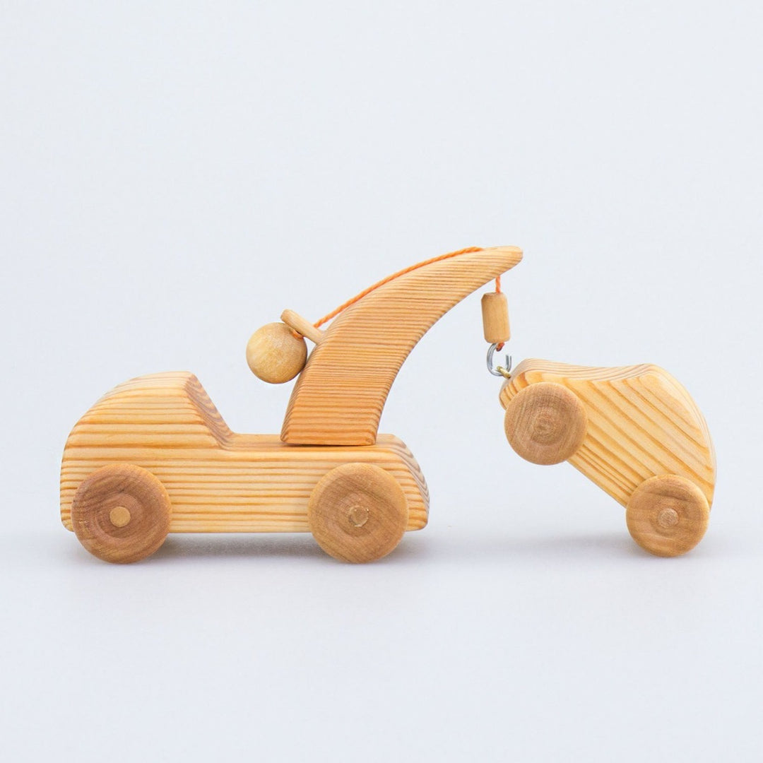 Debresk Small Tow Truck with Mini Car