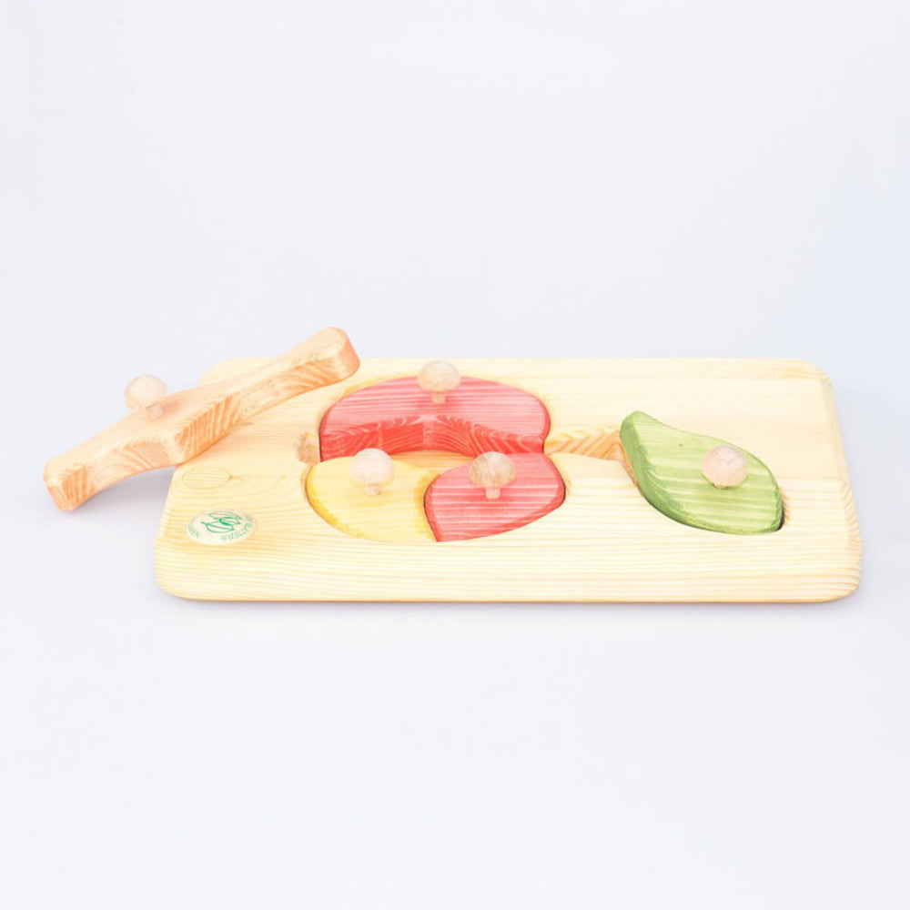 74001204 Drei Blatter Wooden Peg Puzzle - Apple