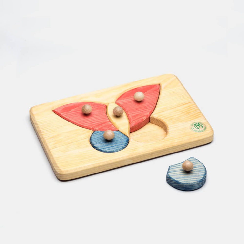 74001211 Drei Blatter Wooden Peg Puzzle - Butterfly