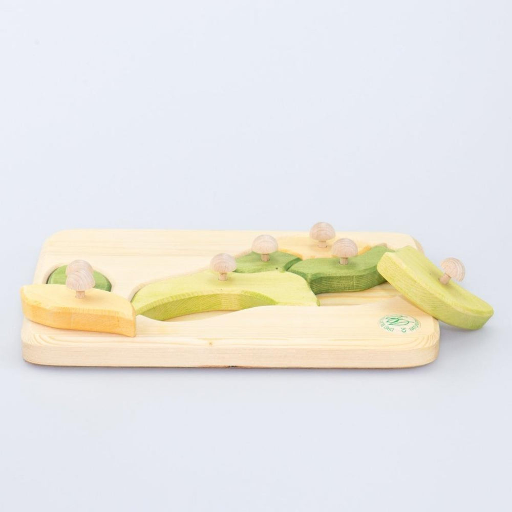 74001206 Drei Blatter Wooden Peg Puzzle - Pear