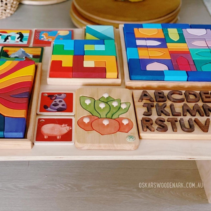 74001207 Drei Blatter Raddish Peg Puzzle with Grimm's Building Set 1001 Nights, Grimm's Building Set Large 4 Elements, Weizenkorn Wooden Penguin Puzzle 6 Pieces, Grimm's Turquiose Tangram with Grimm's Square Puzzle, Weizenkorn Mini Puzzles Dog and Pig, Drei Blatter Peg Puzzle Mushroom and Treasures from Jennifer Capital Alphabet Puzzle Walnut