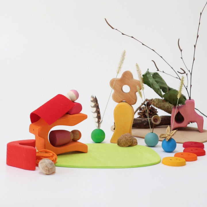 GR-07602 Grimm's Small World Play - Down By The Meadow (2023)