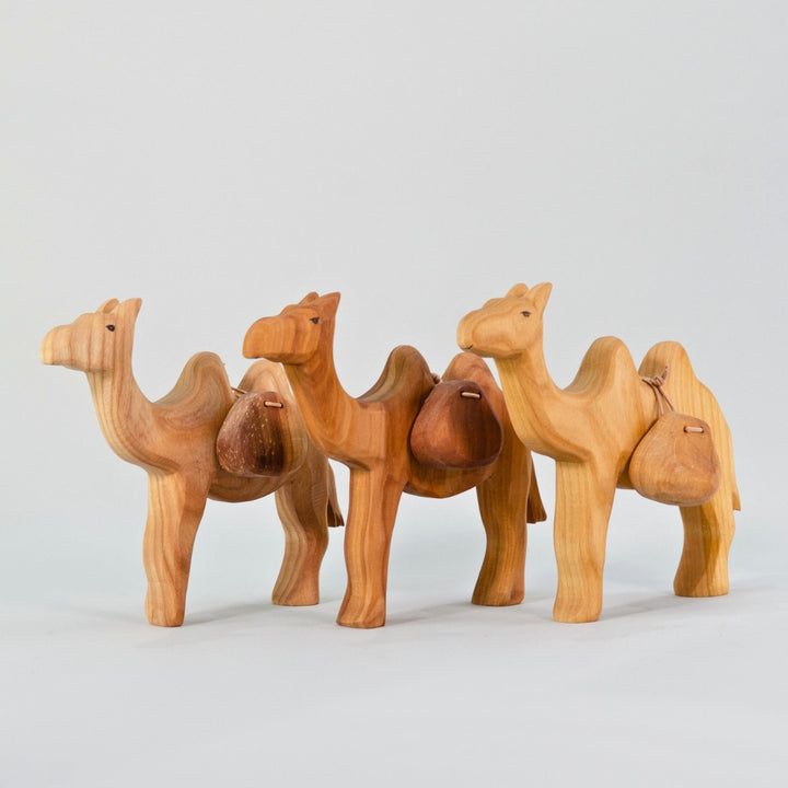 P097 Predan Camel Standing with Bags