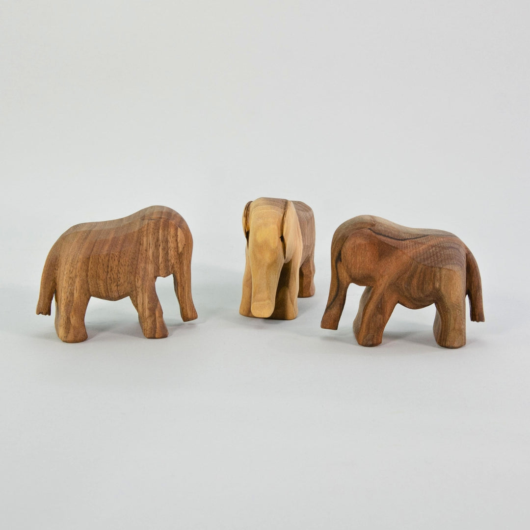 P093 Predan Elephant Small Drinking