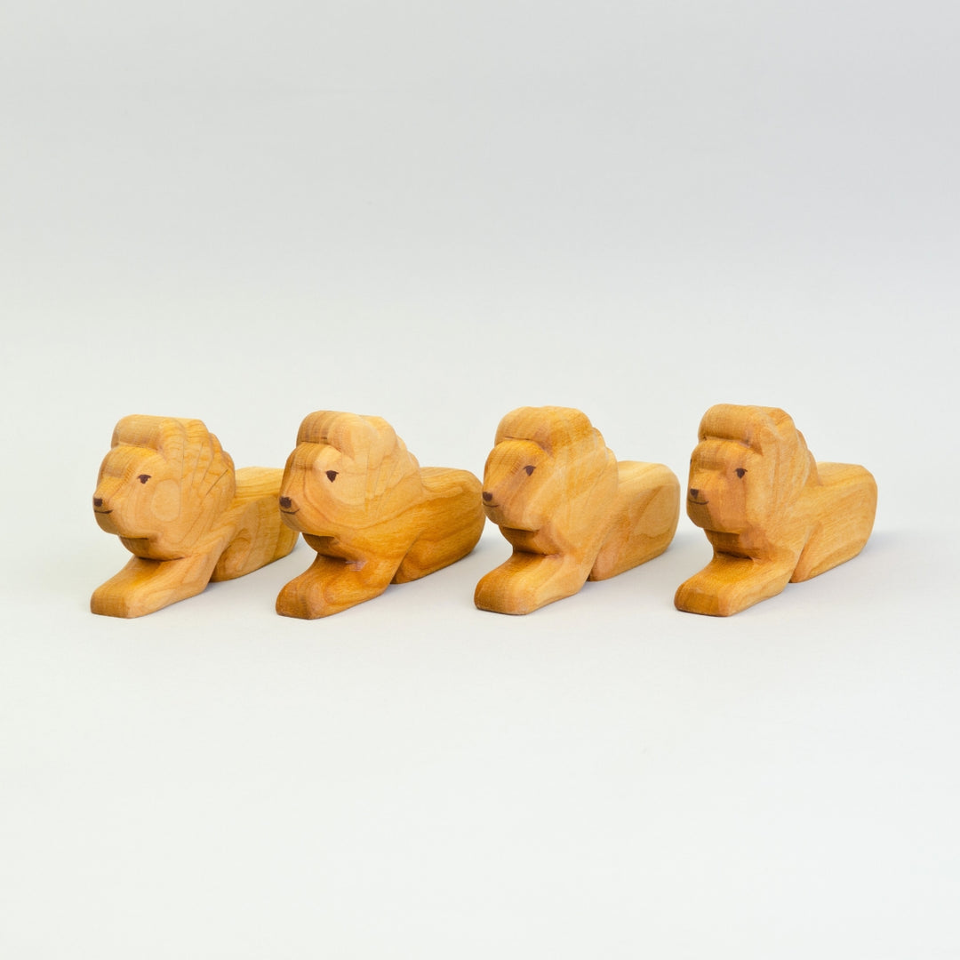 P044 Predan Lion Sitting