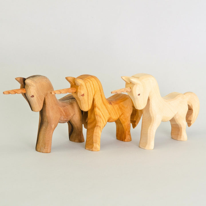 P086 Predan Unicorn Standing