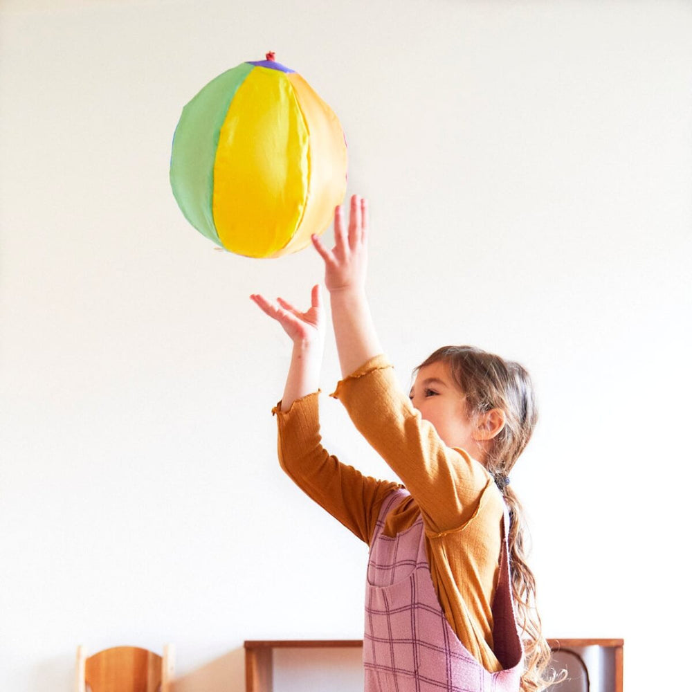 SS-230001 Sarah's Silks Rainbow Balloon Ball