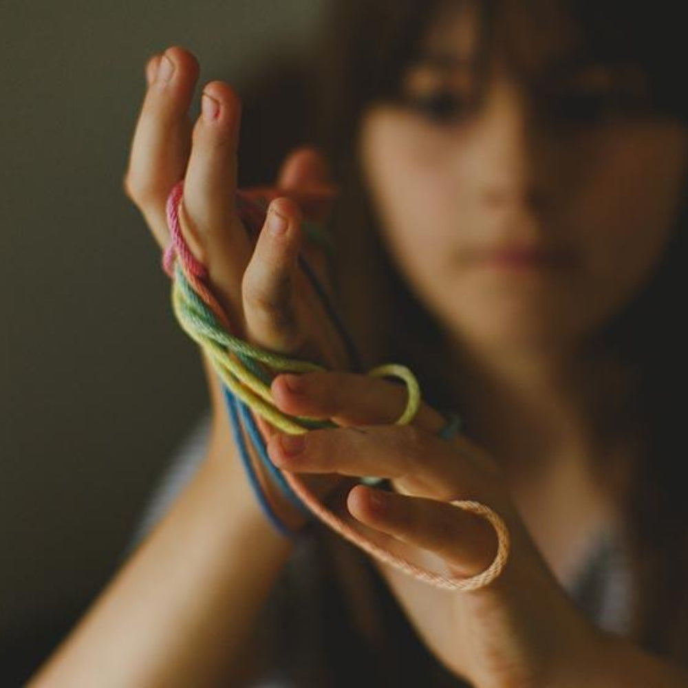SS-0035Whole Sarah's Silks Rainbow String Games